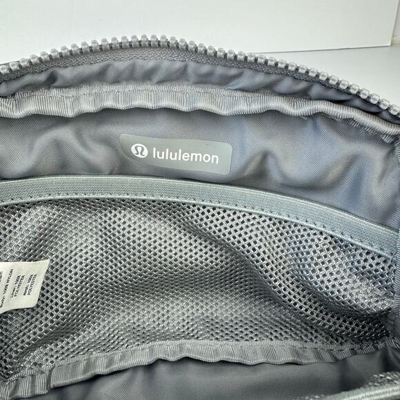 Lululemon Everywhere Belt Bag *1L Silver Drop - Picture 10 of 11